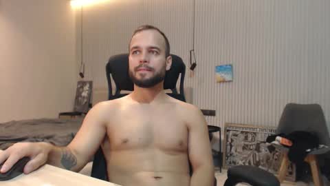 DeAlex online show from November 10, 4:01 pm