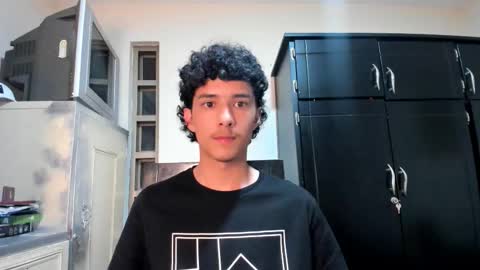 santi_twink19 online show from February 3, 4:21 am