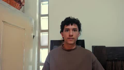 santi_twink19 online show from October 15, 7:21 pm