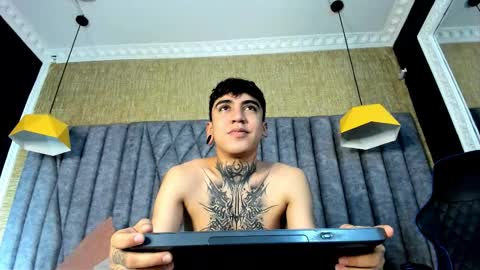 Snapshot of santiabader chatting on October 21, 11:46 am SantiAbader online show from October 21, 11:46 am