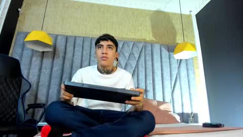 Snapshot of santiabader chatting on October 19, 3:26 pm SantiAbader online show from October 19, 3:26 pm
