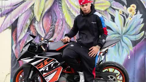 Santi Reyes online show from February 1, 4:00 am