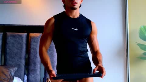 Santiago Seans online show from February 1, 7:12 pm