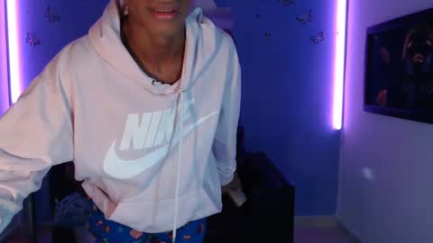 santiago online show from December 5, 1:17 pm