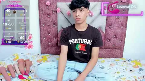 Santiago Carrington online show from March 7, 8:55 pm