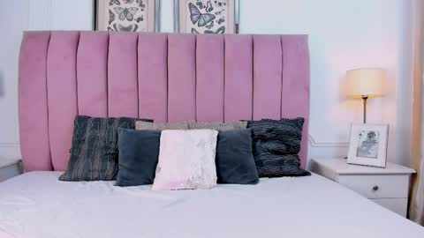 Santiago Carrington online show from March 9, 8:03 pm