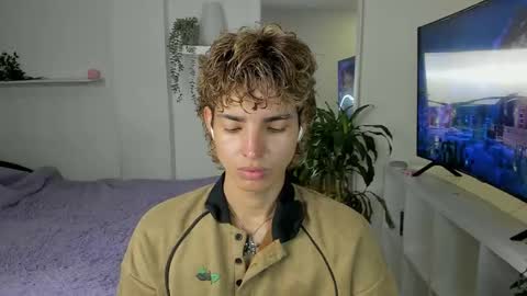 kitty online show from September 23, 11:59 pm