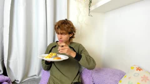 kitty online show from February 18, 1:32 am