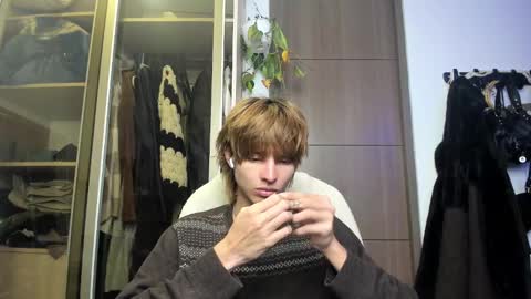 kitty online show from March 4, 2:49 am