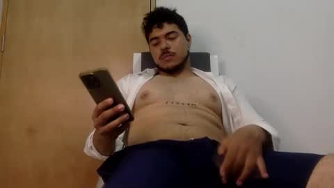 Snapshot of santy_sexymen chatting on October 7, 2:04 am santy_sexymen online show from October 7, 2:04 am