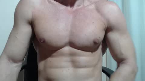 saradorj92 online show from March 12, 8:05 pm