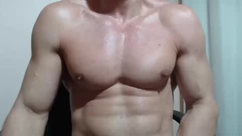 saradorj92 online show from March 20, 10:35 pm