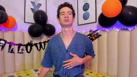 Snapshot of sasha_blazes chatting on October 24, 4:14 am sasha_blazes online show from October 24, 4:14 am