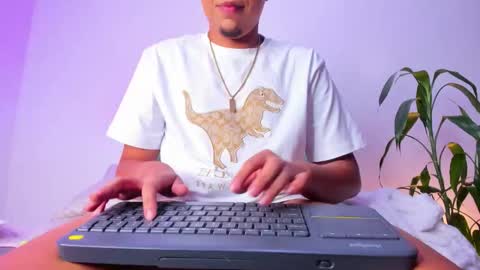 Snapshot of satanas_333 chatting on October 12, 3:33 am     online show from October 12, 3:33 am
