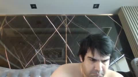 petperson04 online show from April 13, 5:30 am