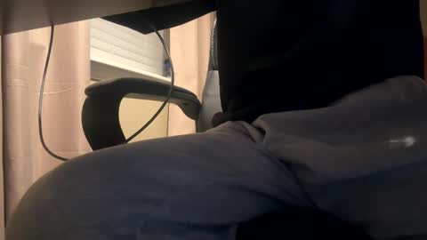 Skinny College Boy online show from December 5, 6:21 am