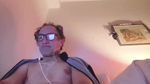 scotchwhieskie online show from March 31, 10:44 pm