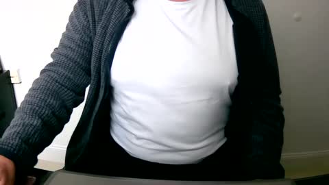 Snapshot of scotti30 chatting on December 30, 12:09 pm Scott online show from December 30, 12:09 pm