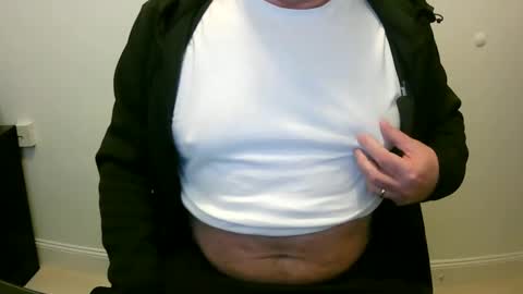 Snapshot of scotti30 chatting on February 2, 9:08 am Scott online show from February 2, 9:08 am