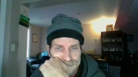 GettOffMyLawn online show from January 29, 6:18 pm