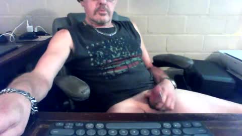 eating pussy  sucking dick online show from July 25, 6:16 pm