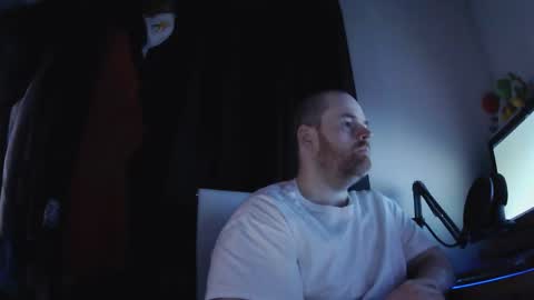 seanv26 online show from February 4, 4:37 am