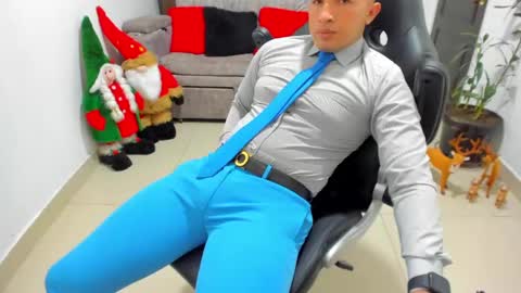 Snapshot of sebastian_oconnor77 chatting on December 19, 7:07 pm juan  sebastian online show from December 19, 7:07 pm