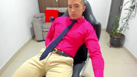 Snapshot of sebastian_oconnor77 chatting on January 17, 3:00 pm juan  sebastian online show from January 17, 3:00 pm