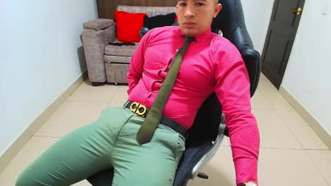 Snapshot of sebastian_oconnor77 chatting on February 16, 12:32 pm juan  sebastian online show from February 16, 12:32 pm