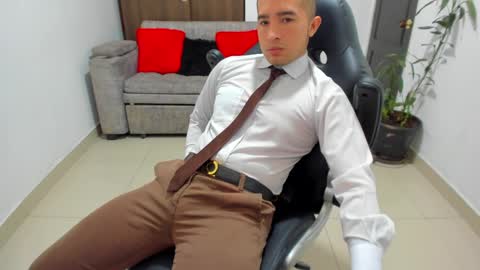Snapshot of sebastian_oconnor77 chatting on January 15, 3:50 pm juan  sebastian online show from January 15, 3:50 pm