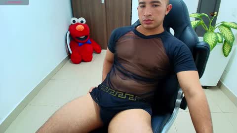 Snapshot of sebastian_oconnor77 chatting on October 1, 5:39 pm juan  sebastian online show from October 1, 5:39 pm