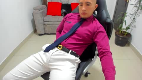 Snapshot of sebastian_oconnor77 chatting on December 4, 2:26 pm juan  sebastian online show from December 4, 2:26 pm