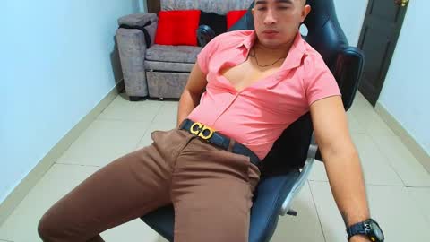 Snapshot of sebastian_oconnor77 chatting on February 8, 2:16 pm juan  sebastian online show from February 8, 2:16 pm