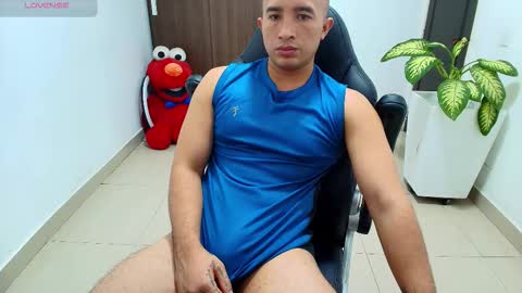 Snapshot of sebastian_oconnor77 chatting on October 10, 5:18 pm juan  sebastian online show from October 10, 5:18 pm