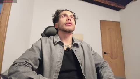 Lucian Sinclair online show from May 31, 9:05 pm