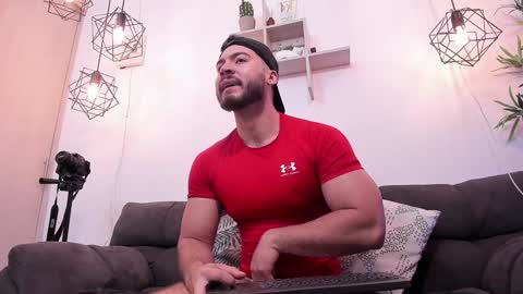Snapshot of sebastianvilla__ chatting on December 11, 2:06 pm Instagram jeanpaulfit  online show from December 11, 2:06 pm