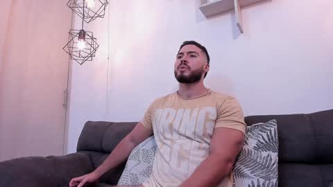 Snapshot of sebastianvilla__ chatting on January 24, 7:28 pm Instagram jeanpaulfit  online show from January 24, 7:28 pm