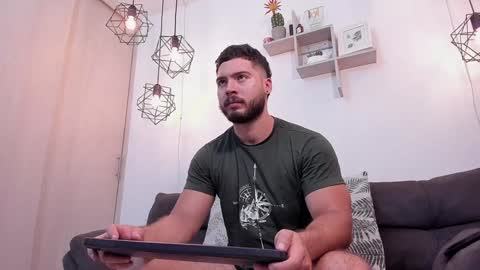 Snapshot of sebastianvilla__ chatting on January 19, 1:01 pm Instagram jeanpaulfit  online show from January 19, 1:01 pm