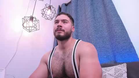 Snapshot of sebastianvilla__ chatting on February 21, 1:00 am Instagram jeanpaulfit  online show from February 21, 1:00 am