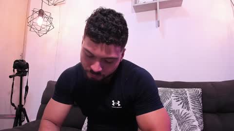Snapshot of sebastianvilla__ chatting on December 8, 7:43 pm Instagram jeanpaulfit  online show from December 8, 7:43 pm