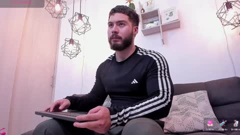 Snapshot of sebastianvilla__ chatting on January 7, 11:24 pm Instagram jeanpaulfit  online show from January 7, 11:24 pm