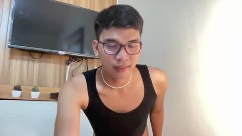 Snapshot of seductive_william chatting on October 21, 6:00 pm William online show from October 21, 6:00 pm