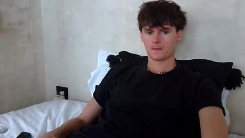 Snapshot of sensualalien chatting on October 22, 9:51 pm Cam online show from October 22, 9:51 pm