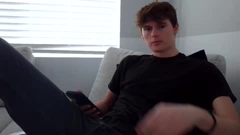 Snapshot of sensualalien chatting on December 8, 9:41 pm Cam online show from December 8, 9:41 pm