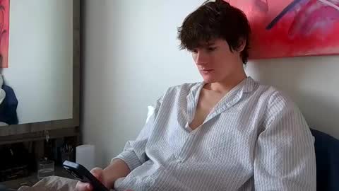 Snapshot of sensualalien chatting on February 17, 8:04 pm Cam online show from February 17, 8:04 pm