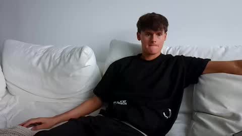 Snapshot of sensualalien chatting on October 2, 7:40 pm Cam online show from October 2, 7:40 pm