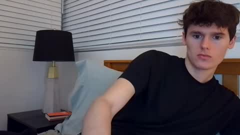 Snapshot of sensualalien chatting on December 15, 1:13 am Cam online show from December 15, 1:13 am