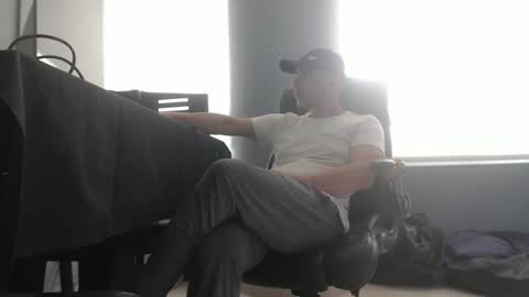 Snapshot of serioyhetero19 chatting on March 3, 6:50 pm hetero serio discreto online show from March 3, 6:50 pm