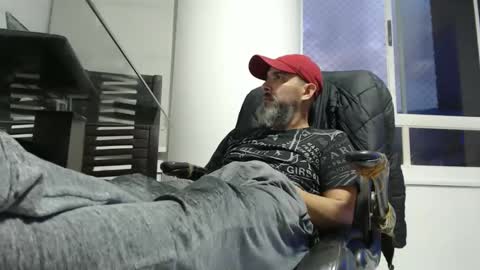 Snapshot of serioyhetero19 chatting on October 25, 10:55 pm hetero serio discreto online show from October 25, 10:55 pm