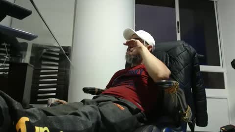 Snapshot of serioyhetero19 chatting on October 17, 10:58 pm hetero serio discreto online show from October 17, 10:58 pm